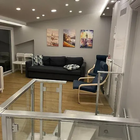 Lovely Sea-View Duplex In The Heart Of Istanbul. Διαμέρισμα *