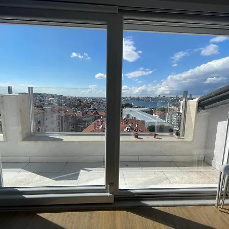 Lovely Sea-View Duplex In The Heart Of Istanbul. * Κωνσταντινούπολη