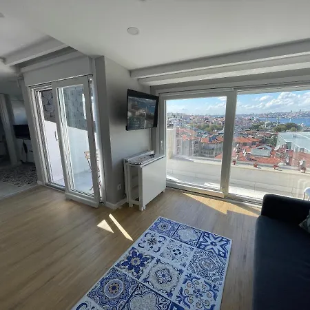 Lovely Sea-View Duplex In The Heart Of Istanbul. Apartment